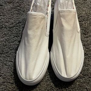 3/$15. New white pull on sneakers 40